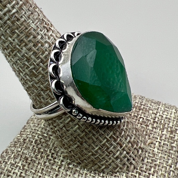 New Faceted Enhanced Emerald Teardrop Silver Overlay Ring Size 8.75 - Picture 2 of 11